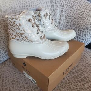 Sperry Women's Cream Leopard Print Boots